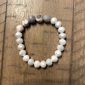 Mixed material beaded bracelet